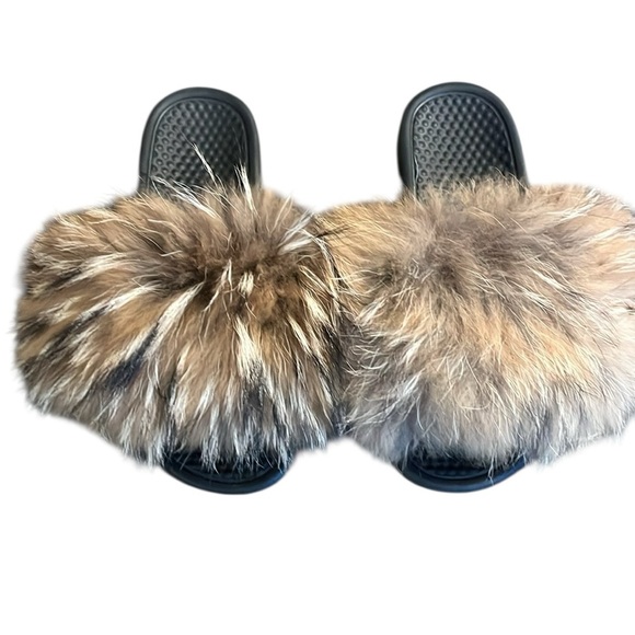 NIKE FUR SLIDES Black and Brown Size 10 - Picture 1 of 6